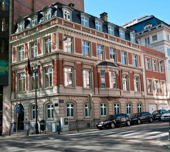 La façade du bureau Travisum, avenue Louise à Bruxelles